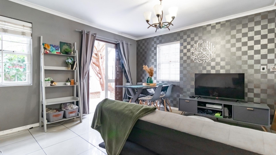 2 Bedroom Property for Sale in Wynberg Western Cape